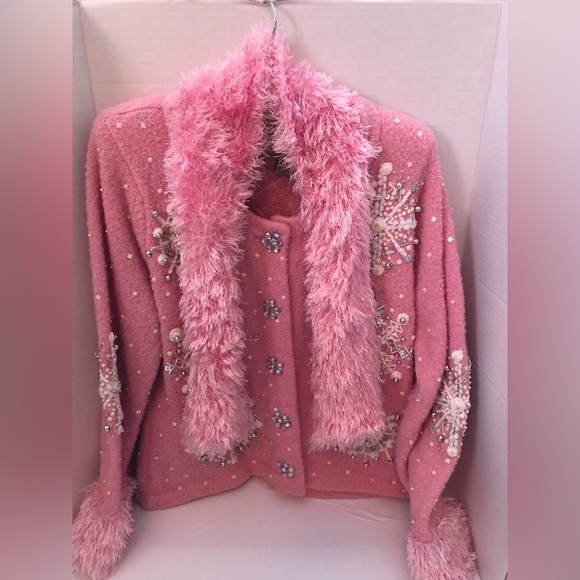 Design Options Winter/Snowflake Sweater - Picture 2 of 6